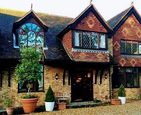 Tudor Place Bed & Breakfast Winnersh Exterior photo